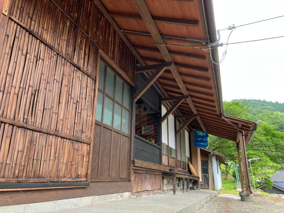 Guesthouse Boro-Ya Otoyocho ภายนอก รูปภาพ