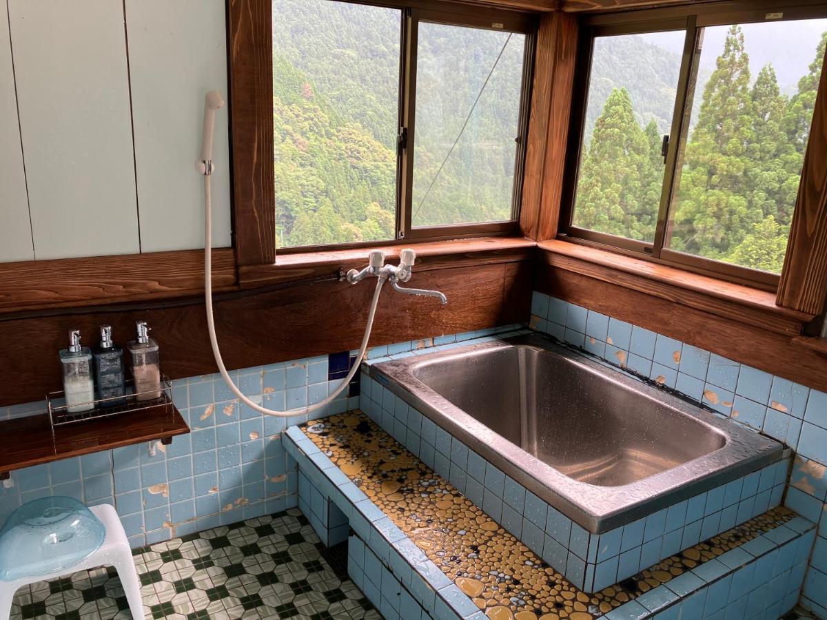 Guesthouse Boro-Ya Otoyocho ภายนอก รูปภาพ