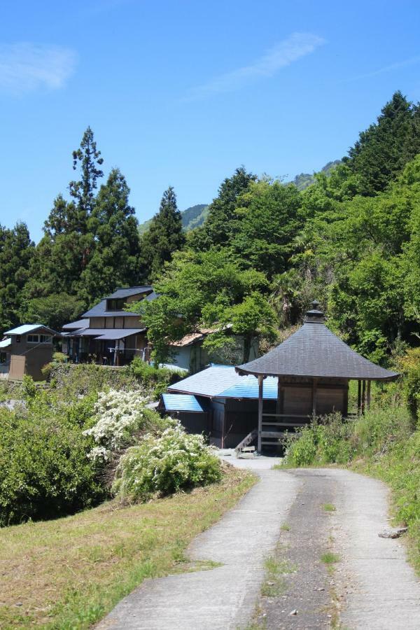 Guesthouse Boro-Ya Otoyocho ภายนอก รูปภาพ
